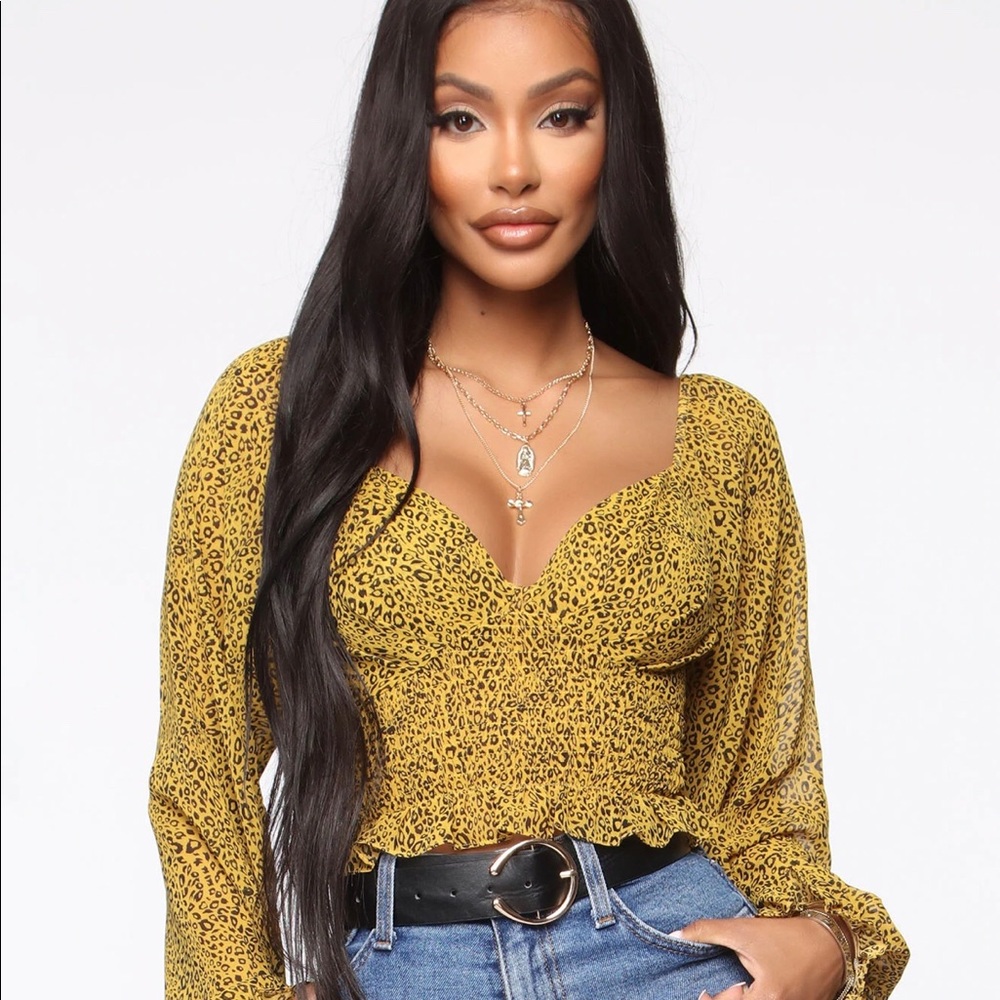 Fashion Nova “Drama Animal” off the shoulder top